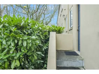 Photo #3: 21077812 Listing