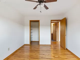 Photo #4: 21077878 Listing