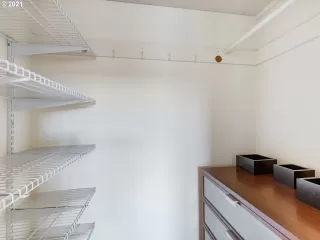 Photo #5: 21077878 Listing