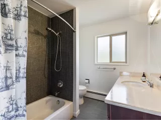 Photo #6: 21077878 Listing