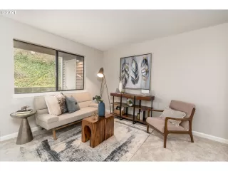 Photo #5: 21078515 Listing