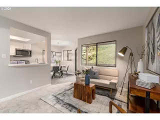 Photo #6: 21078515 Listing