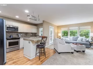 Photo #6: 21078587 Listing 