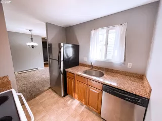 Photo #5: 21078624 Listing