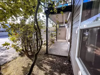 Photo #6: 21078624 Listing