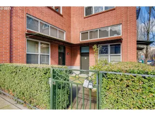 Photo #2: 21078639 Listing