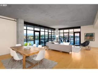 Photo #4: 21078858 Listing