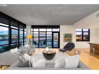 Photo #6: 21078858 Listing