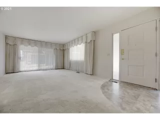 Photo #2: 21078982 Listing