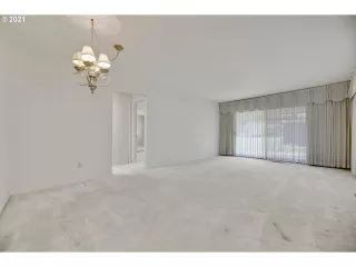 Photo #3: 21078982 Listing