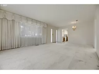 Photo #4: 21078982 Listing