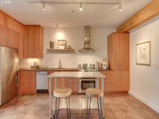 Photo #4: 21079196 Listing