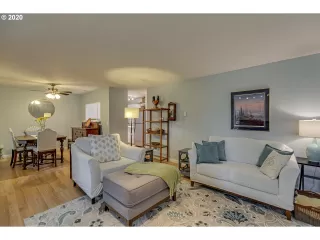 Photo #4: 21079524 Listing