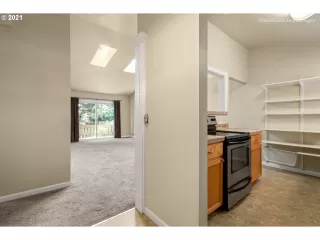 Photo #4: 21079625 Listing