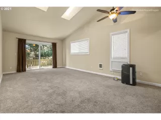 Photo #5: 21079625 Listing