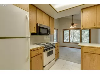 Photo #5: 21080036 Listing 