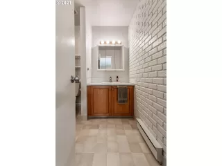 Photo #4: 21080272 Listing 