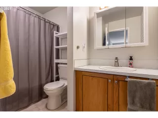 Photo #5: 21080272 Listing 