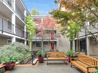 Photo #2: 21081669 Listing