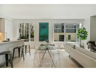 Photo #3: 21081983 Listing 