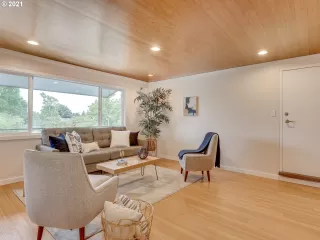 Photo #4: 21082280 Listing 