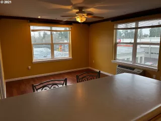 Photo #4: 21082313 Listing