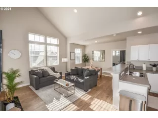 Photo #3: 21082572 Listing