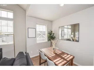 Photo #5: 21082572 Listing