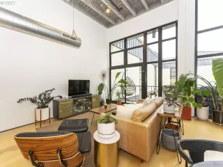 Photo #5: 21082612 Listing 