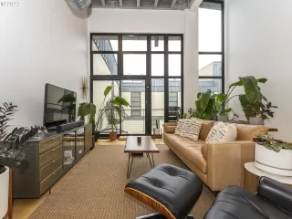 Photo #6: 21082612 Listing 