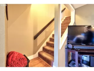 Photo #2: 21082727 Listing