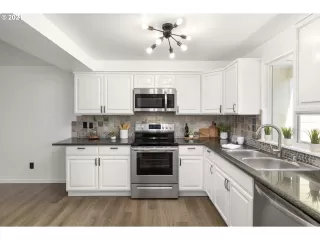 Photo #2: 21082897 Listing