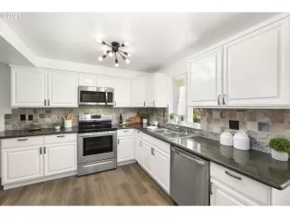 Photo #3: 21082897 Listing