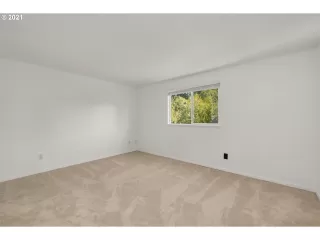 Photo #4: 21082897 Listing