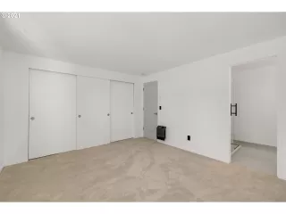 Photo #5: 21082897 Listing