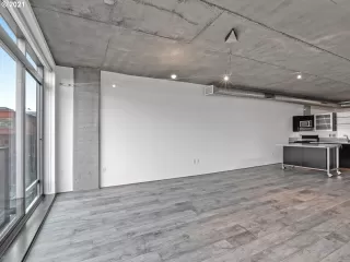 Photo #3: 21083236 Listing 