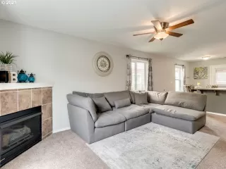 Photo #2: 21083463 Listing