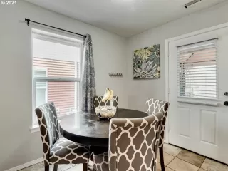 Photo #5: 21083463 Listing