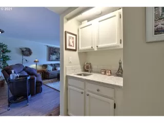 Photo #3: 21083885 Listing 