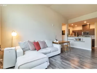 Photo #2: 21083894 Listing