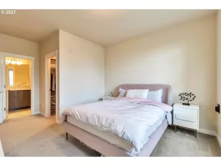 Photo #3: 21083894 Listing