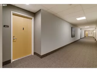 Photo #2: 21084298 Listing 