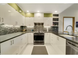 Photo #4: 21084298 Listing 