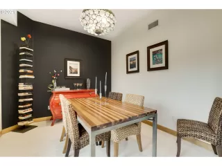 Photo #6: 21084298 Listing 