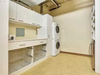 Photo #1: 21084913 Listing 