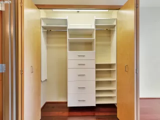 Photo #4: 21084913 Listing 