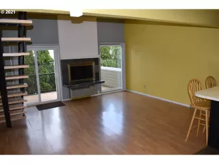 Photo #5: 21085129 Listing