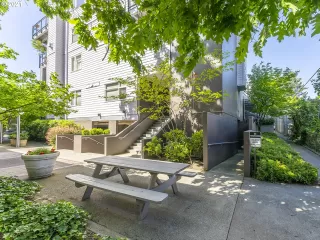 Photo #2: 21085140 Listing