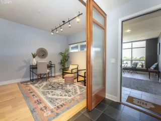 Photo #3: 21085140 Listing