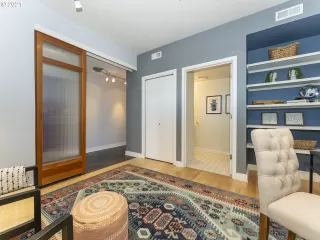 Photo #4: 21085140 Listing